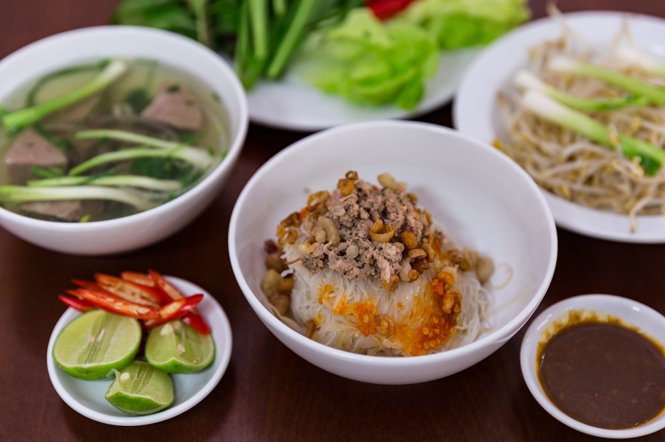 Phở khô Gia Lai – Đặc sản làm nên thương hiệu ẩm thực phố núi