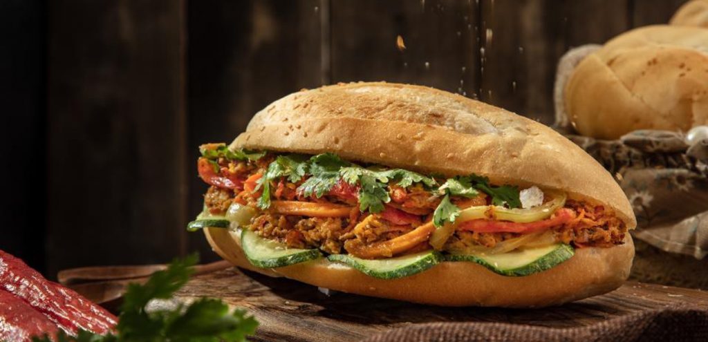 Bánh mì dân tổ là món bánh mì độc nhất của thủ đô