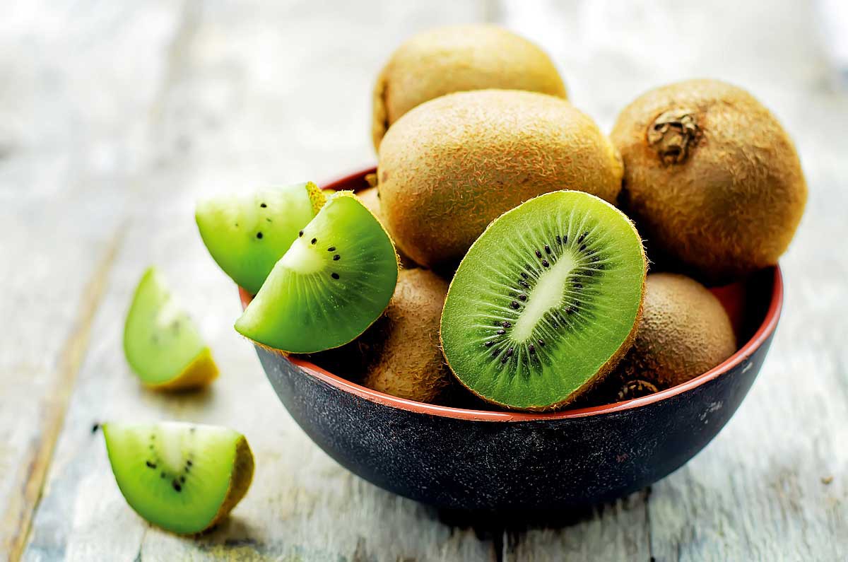 Kiwi có chứa thành phần giúp ngăn chặn cảm giác thèm ăn, giúp giảm cân nhanh 