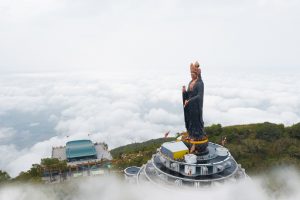 Tượng Phật Bà Tây Phổ Đà Sơn trên đỉnh núi Bà Đen